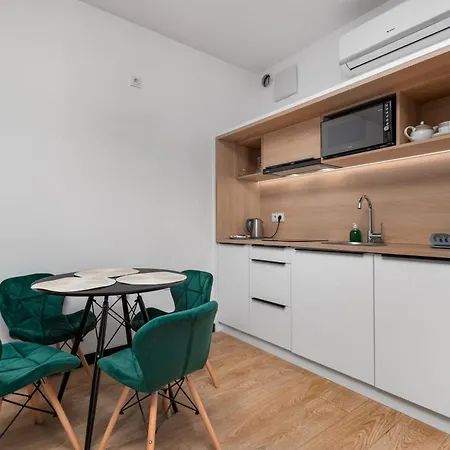 Zamoyskiego 37 By Homeprime *