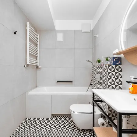 Zamoyskiego 37 By Homeprime * ורשה