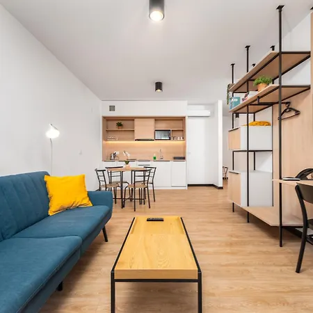 Zamoyskiego 37 By Homeprime * ורשה